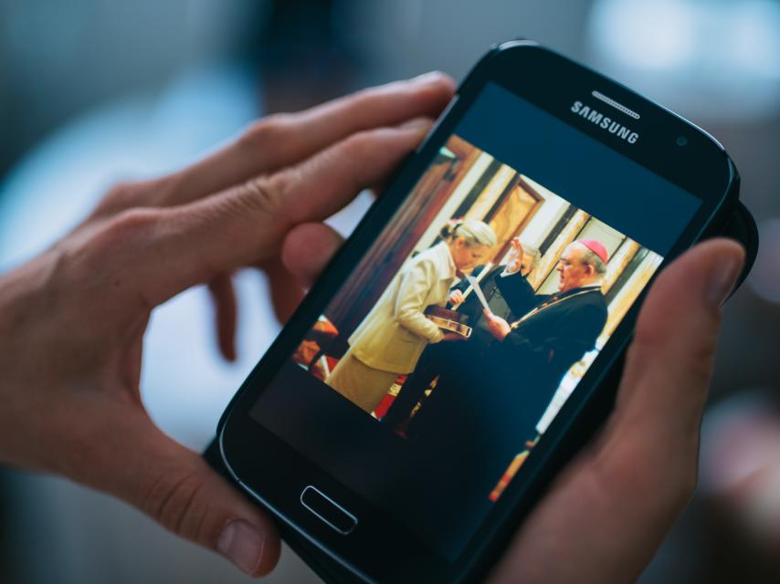 El 25 de marzo de 2010, el obispo Carlos Osoro consagró a Mari Carmen como virgen.