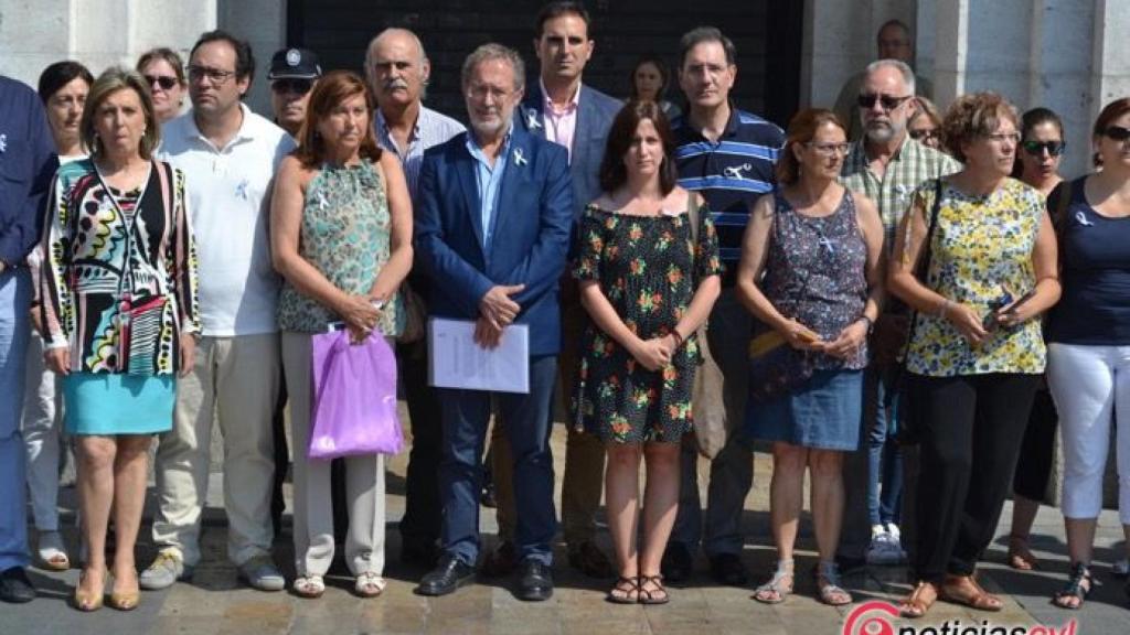 concentracion crimen nina 4 valladolid ayuntamiento 1