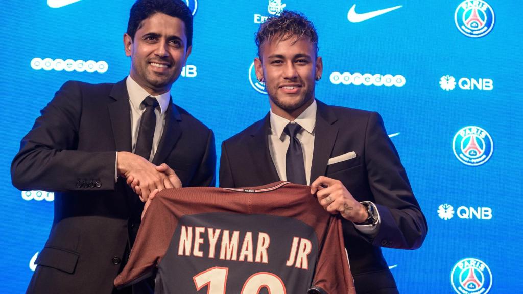 Neymar, con Nasser Al Khelaifi, presidente del PSG.