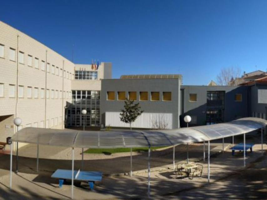 Edificio principal del instituto Matarraña.