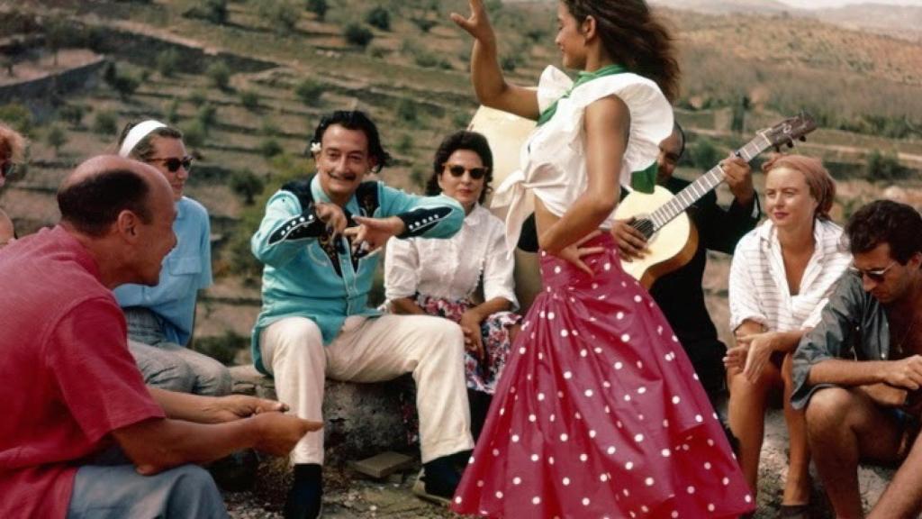 Dalí haciéndole palmas a La Chunga.