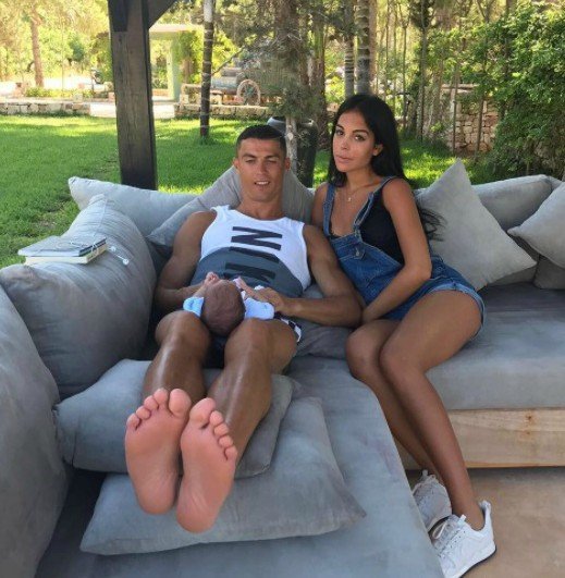 Cristiano con sus hijos y Georgina Rodríguez   Foto: Instagram (@cristiano)