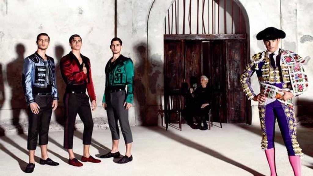 José María Manzanares hijo a la derecha en la campaña de Dolce & Gabanna de 2015