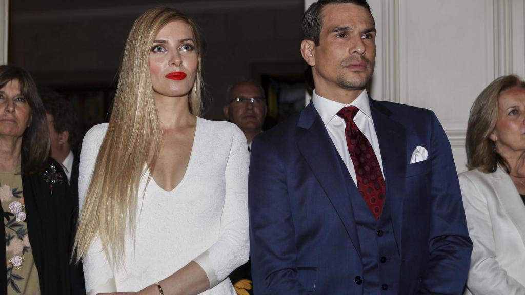 El torero y su mujer durante la quinta edición de los premios taurinos Paul Ricard en marzo de 2017