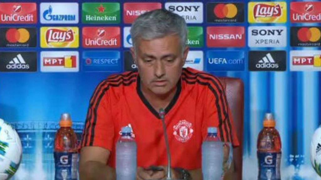 Mourinho, en rueda de prensa. Foto. Twitter (@elchiringuitotv)