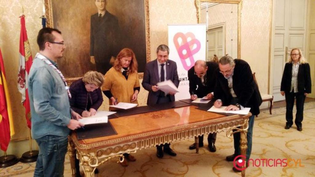 mesa-voluntariado-salamanca