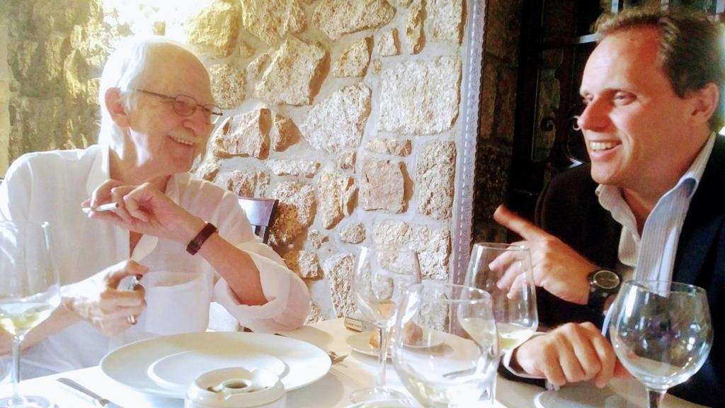 Lacalle-Escohotado: no hay que dar de comer a los sentimientos ni al victimismo