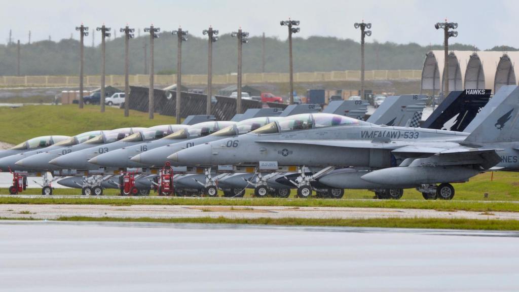Aviones de guerra de EEUU en la base Andersen de la isla