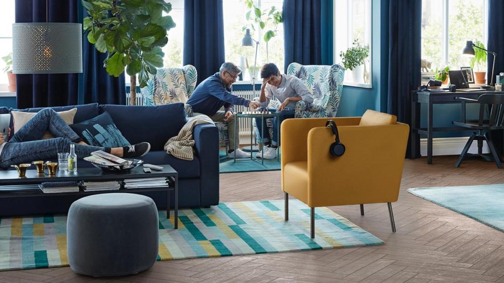 El amarillo se queda como accesorio y en el salón en esta propuesta de IKEA. | Foto: IKEA.