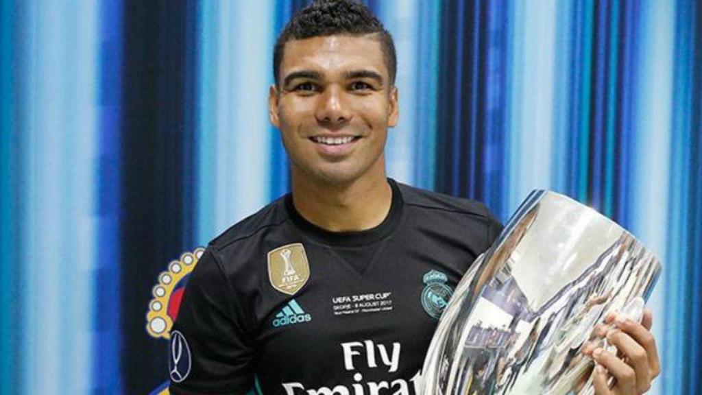 Casemiro, con la Supercopa de Europa