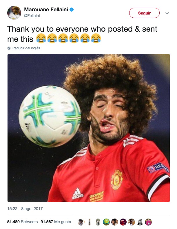 La graciosa cara de Fellaini tras ser golpeado con el balón. Foto: Twitter (@Fellaini)