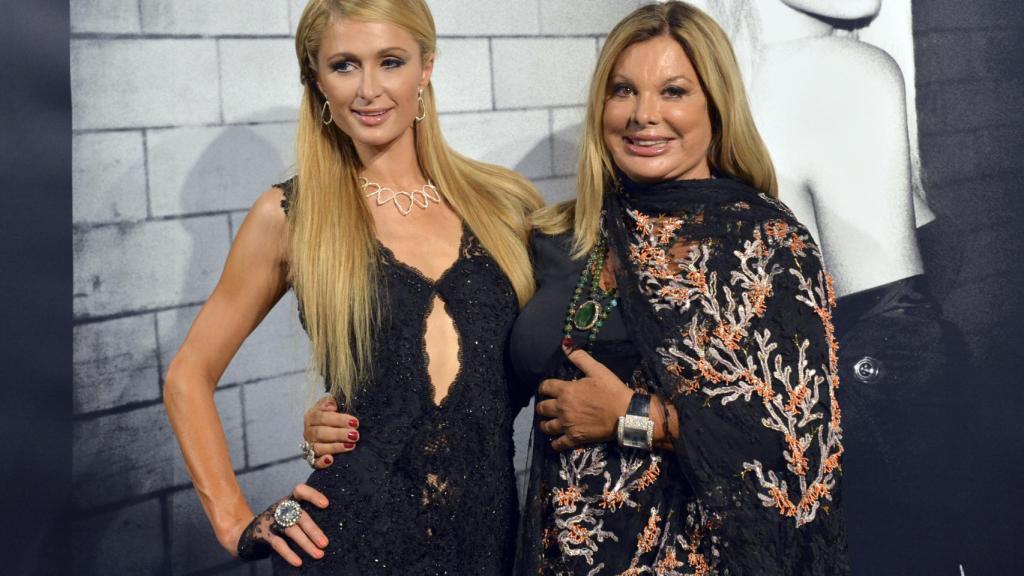 Olivia Valère con Paris Hilton en su club.