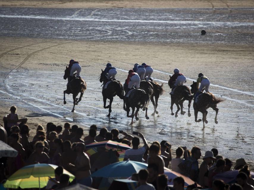 Galope por la arena de Sanlúcar.