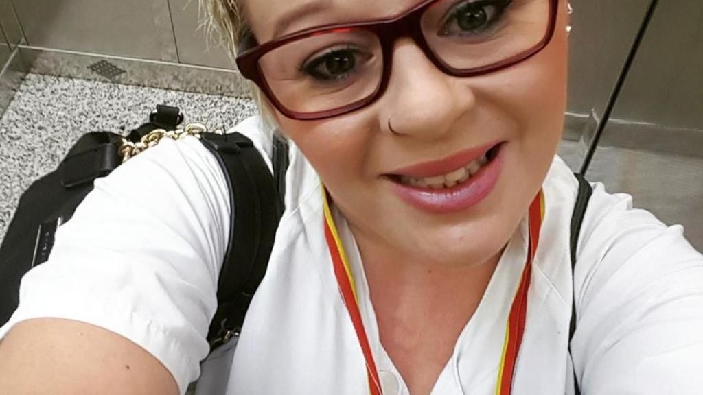 Beatriz lleva más de una década trabajando como auxiliar de enfermería en el hospital de Alcalá de Henares