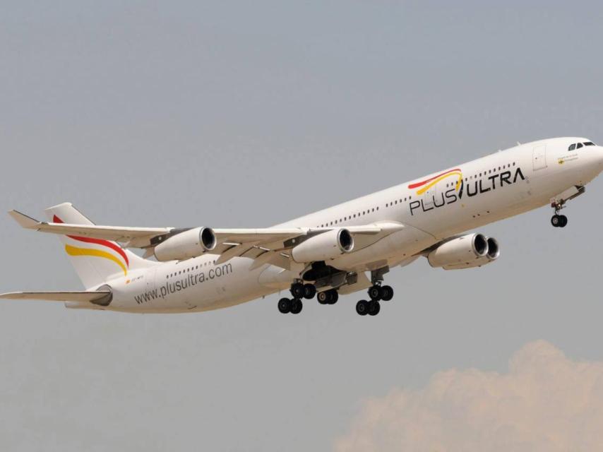 Plus Ultra rechaza la etiqueta 'low cost' y planta cara a las grandes aerolíneas