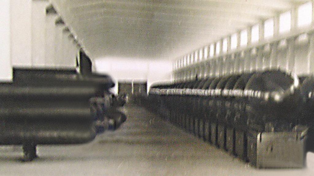 Minas submarinas almacenadas en Cádiz.