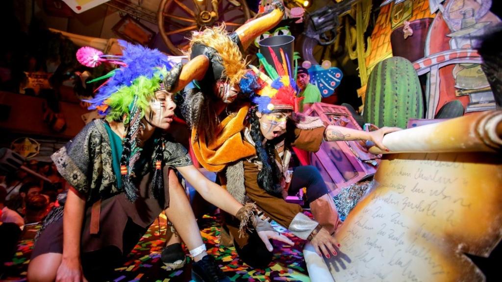 Los disfraces y los actores son parte esencial del espectáculo