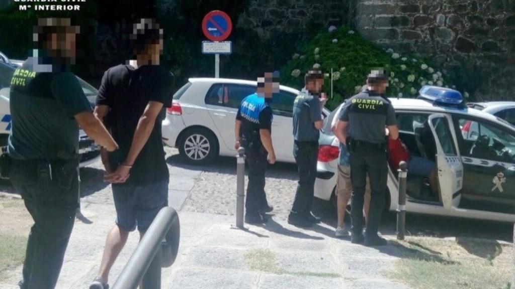 detenidos avila robos pisos 1