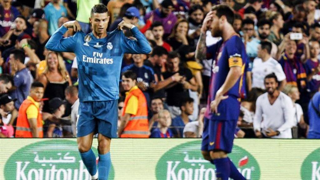 Cristiano Ronaldo y Messi, durante la Supercopa de España.