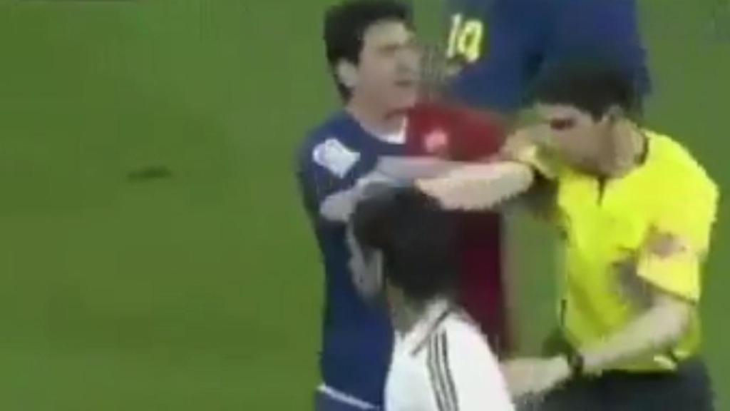 Messi empuja a Undiano