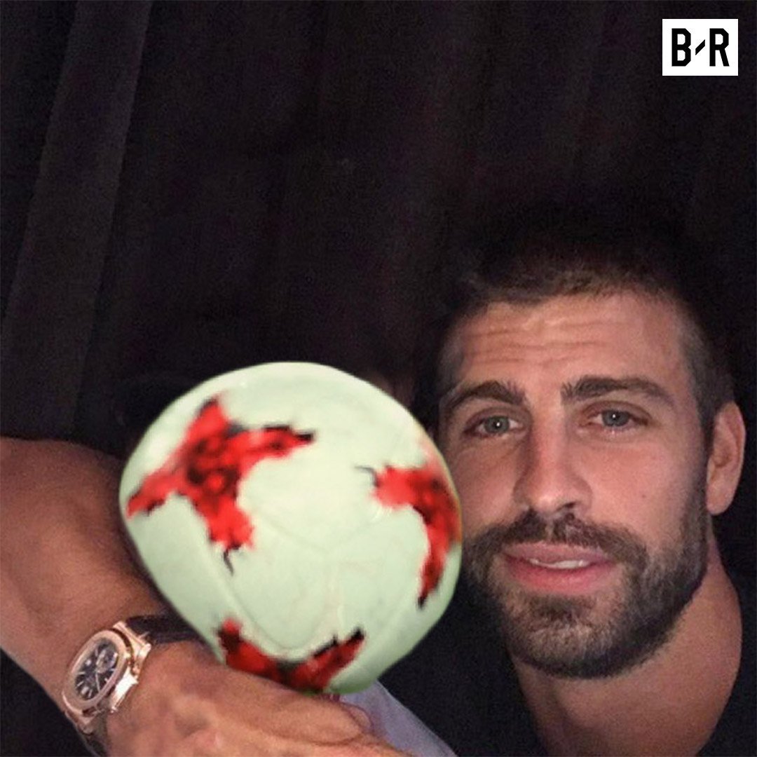 El meme más viral del gol en propia puerta de Piqué