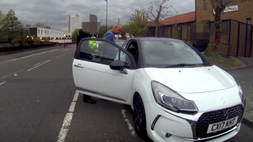 Nunca sabes quién está al otro lado de un chat.