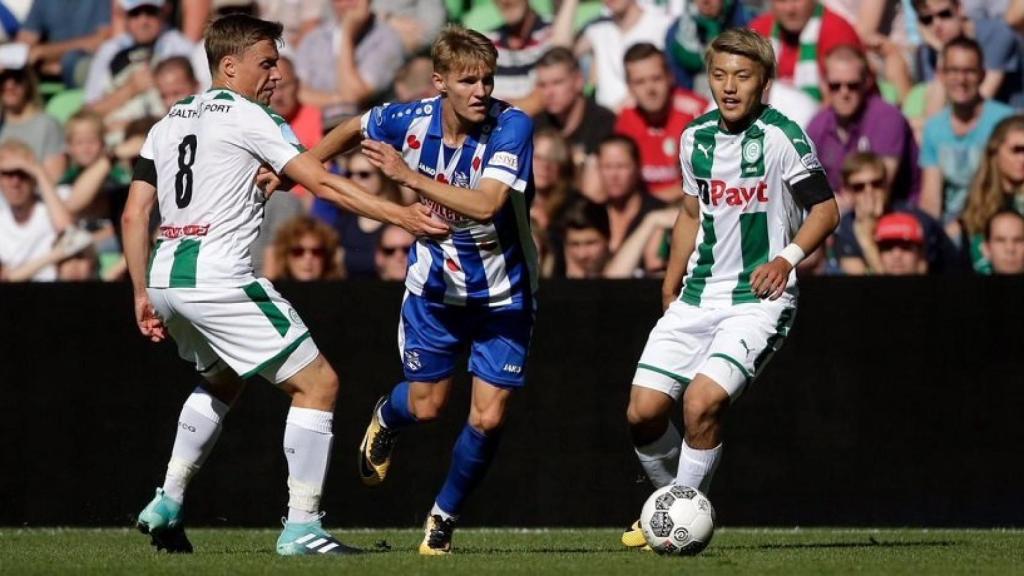 Odegaard ante el Groningen. Foto: Twitter (@fcgroningen)