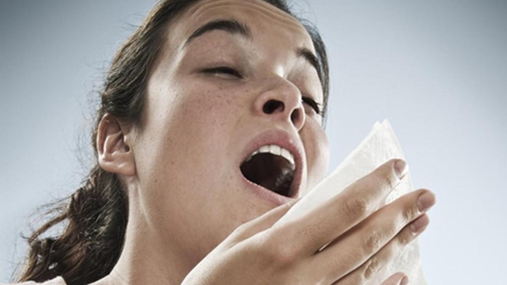 Los síntomas de la Covid en personas vacunadas son difíciles de distinguir de un catarro.