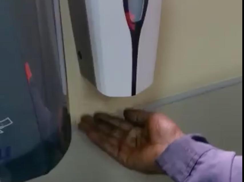 ¿Son los dispensadores de jabón racistas?