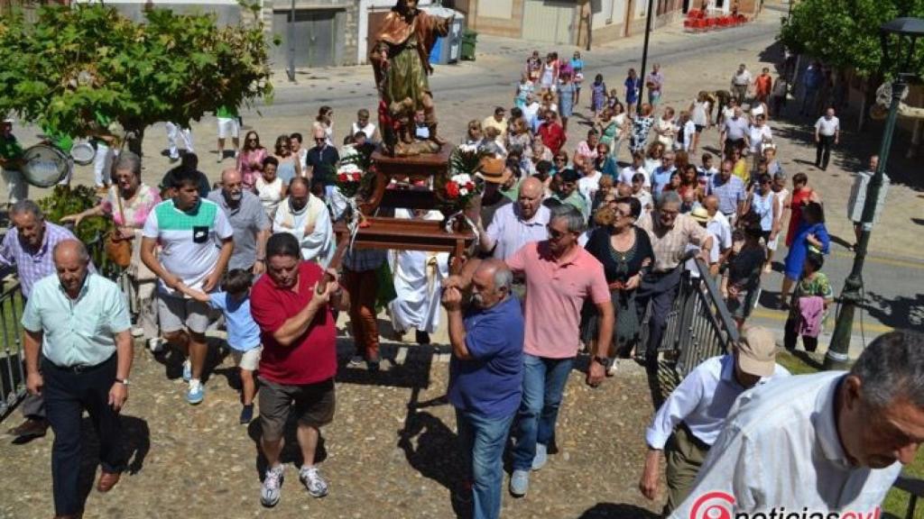 procesion fiestas villamuriel palencia 28