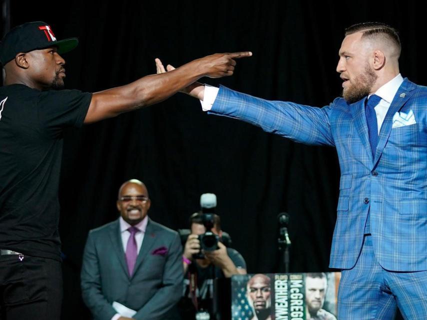 Mayweather y McGregor durante la presentación del combate.