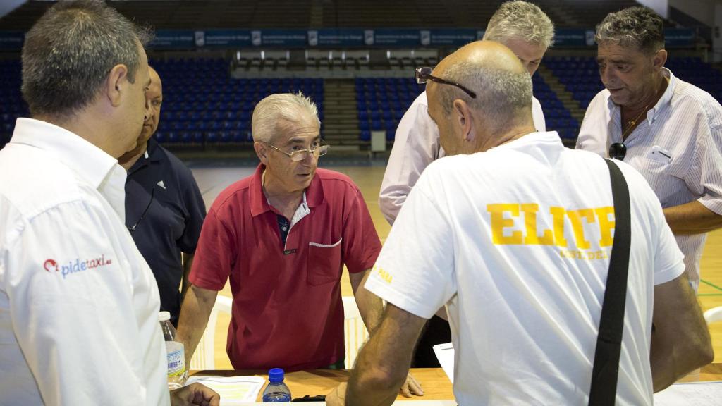 La asamblea de los trabajadores del taxi en Málaga.