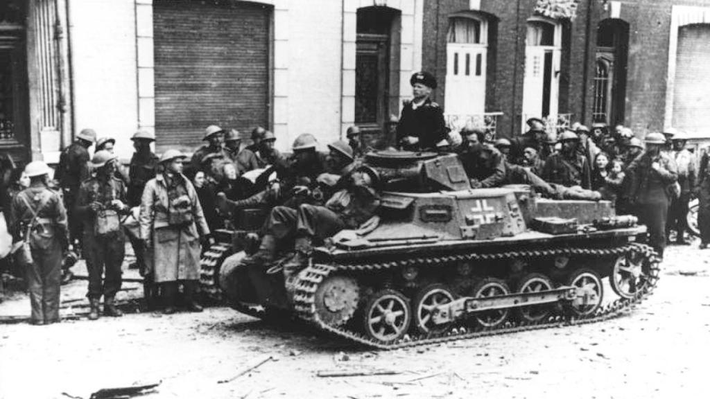 Soldados británicos capturados por los alemanes en la localidad francesa de Calais.