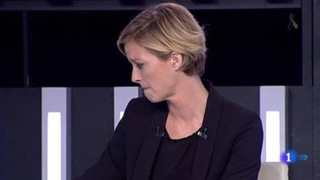 María Casado rompe a llorar en el especial informativo de La 1