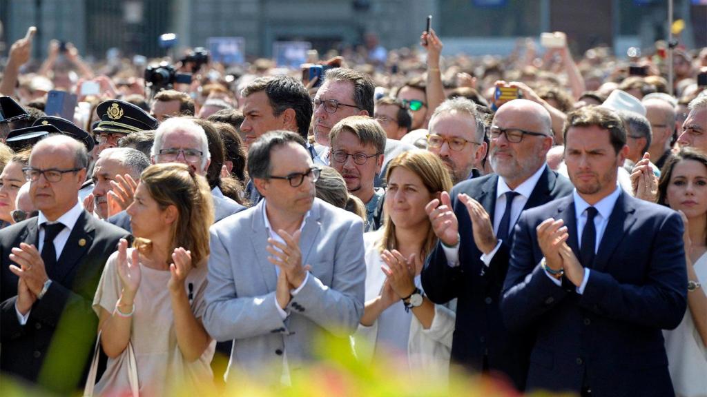 Líderes políticos en la concentración de Barcelona. / Borja Puig de la Bellacasa (PSOE/Efe)