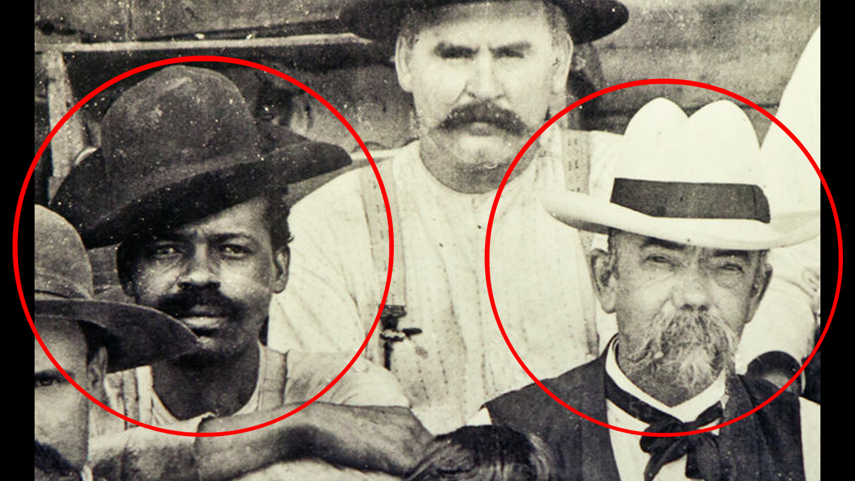 Una foto de la antigua oficina de Jack Daniel (abajo a la derecha) con el Nathan Green, creador de su whiskey, a su izquierda.