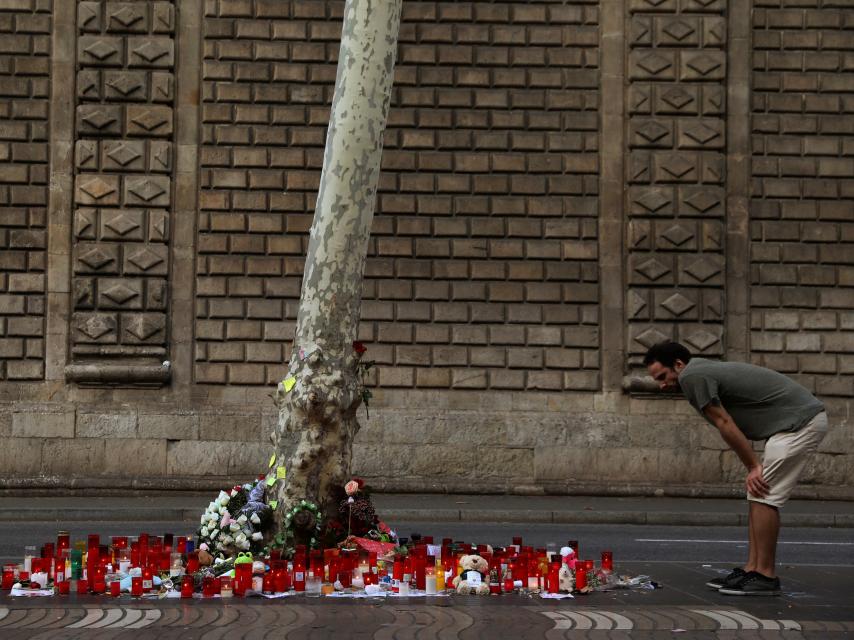 Uno de los altares improvisados en Las Ramblas.