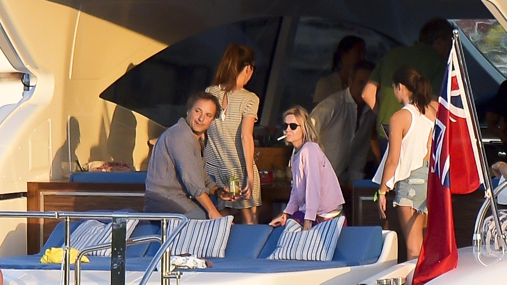 Eugenia Martínez de Irujo y Narcís Rebollo, en el lujoso yate.