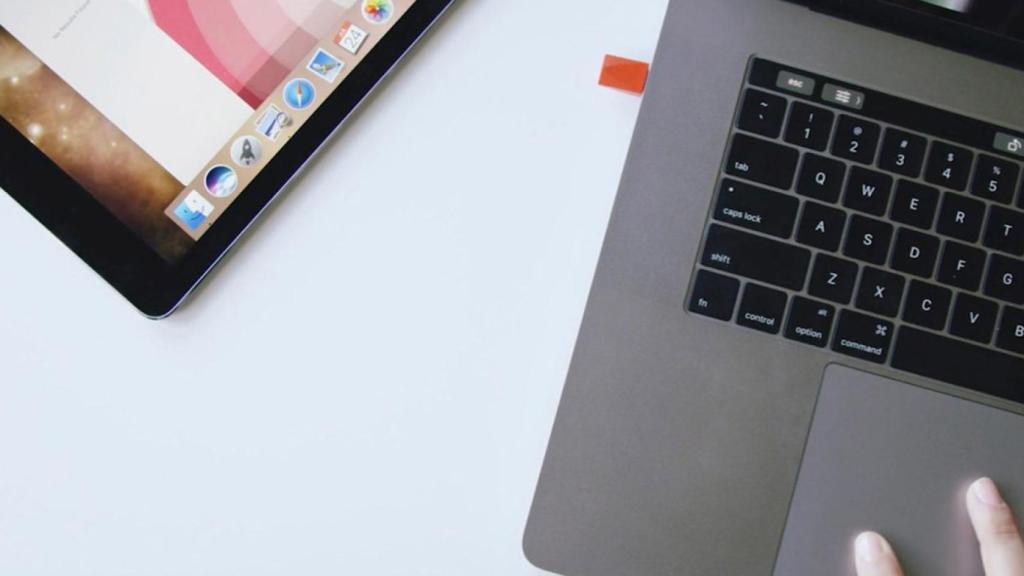 luna display astro hq