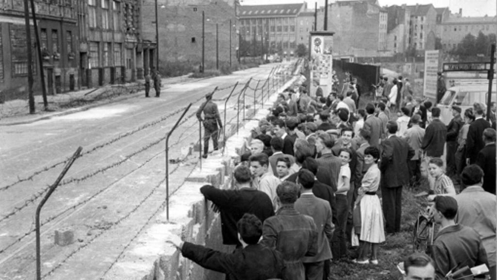 Image: Kennedy, la Stasi y el muro de la vergüenza