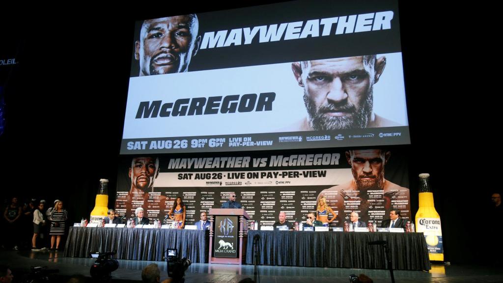 Mayweather y McGregor durante la rueda de prensa previa al combate.
