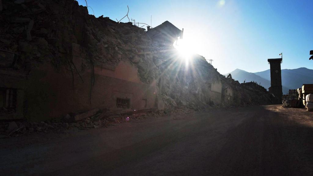Los escombros plagan el pueblo de Amatrice.