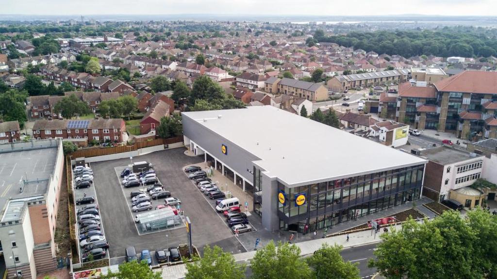 Vista aérea de uno de los supermercados de Lidl.