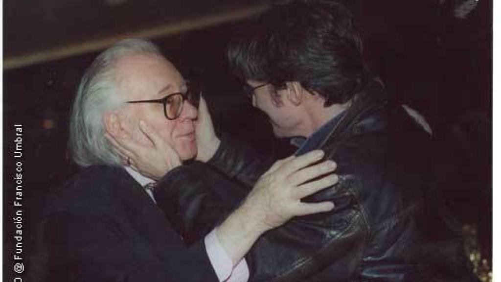 'Paco' Umbral junto a uno de sus musos, Ramoncín
