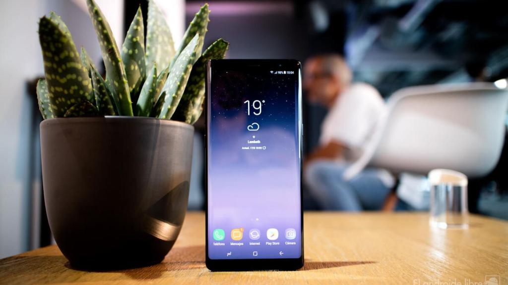 ¿Realmente merece la pena gastarse 1 000 euros en un móvil?