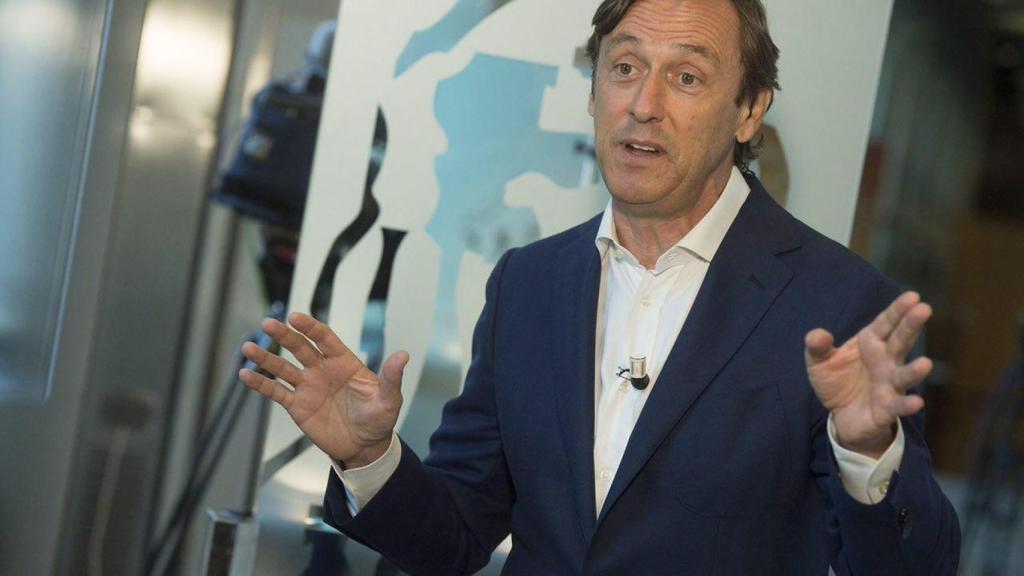 Rafa Hernando durante una entrevista en el Congreso. Foto: Twitter (@Rafa_Hernando).