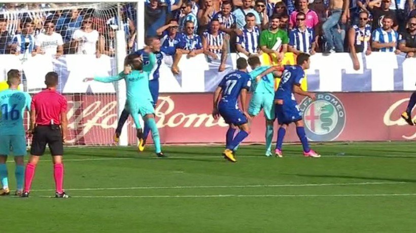 El show del Barça: penalti a favor que no era y Messi falla ante Pacheco