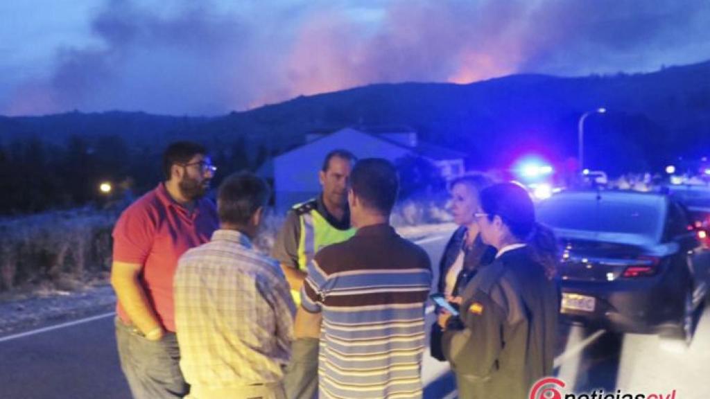 Avila-incendio-navalosa-vecinos-casas