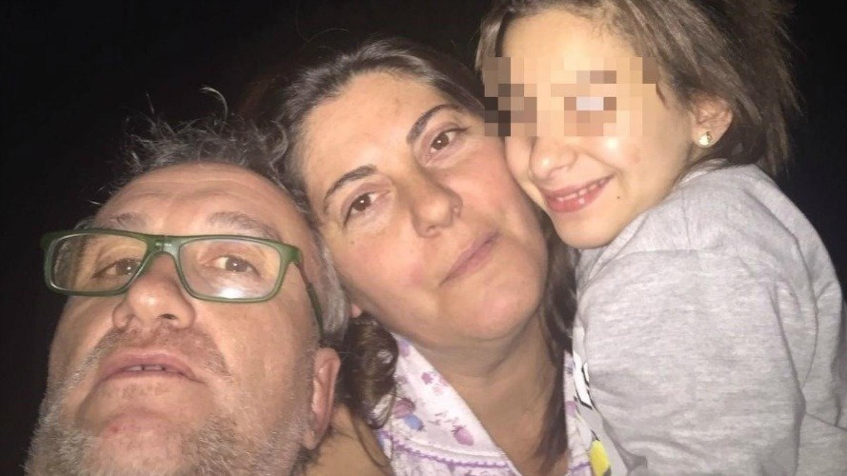 Nadia ve a su madre los fines de semana. El resto del verano lo pasa entre la playa y las sesiones con los médicos.