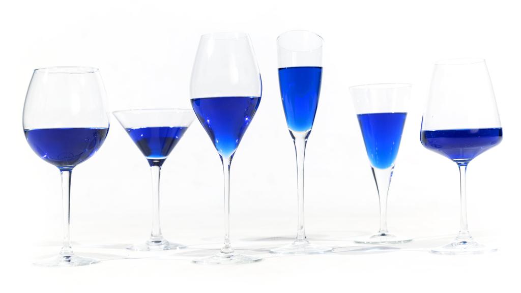 El 'vino' azul de Gïk sí es vino en EEUU